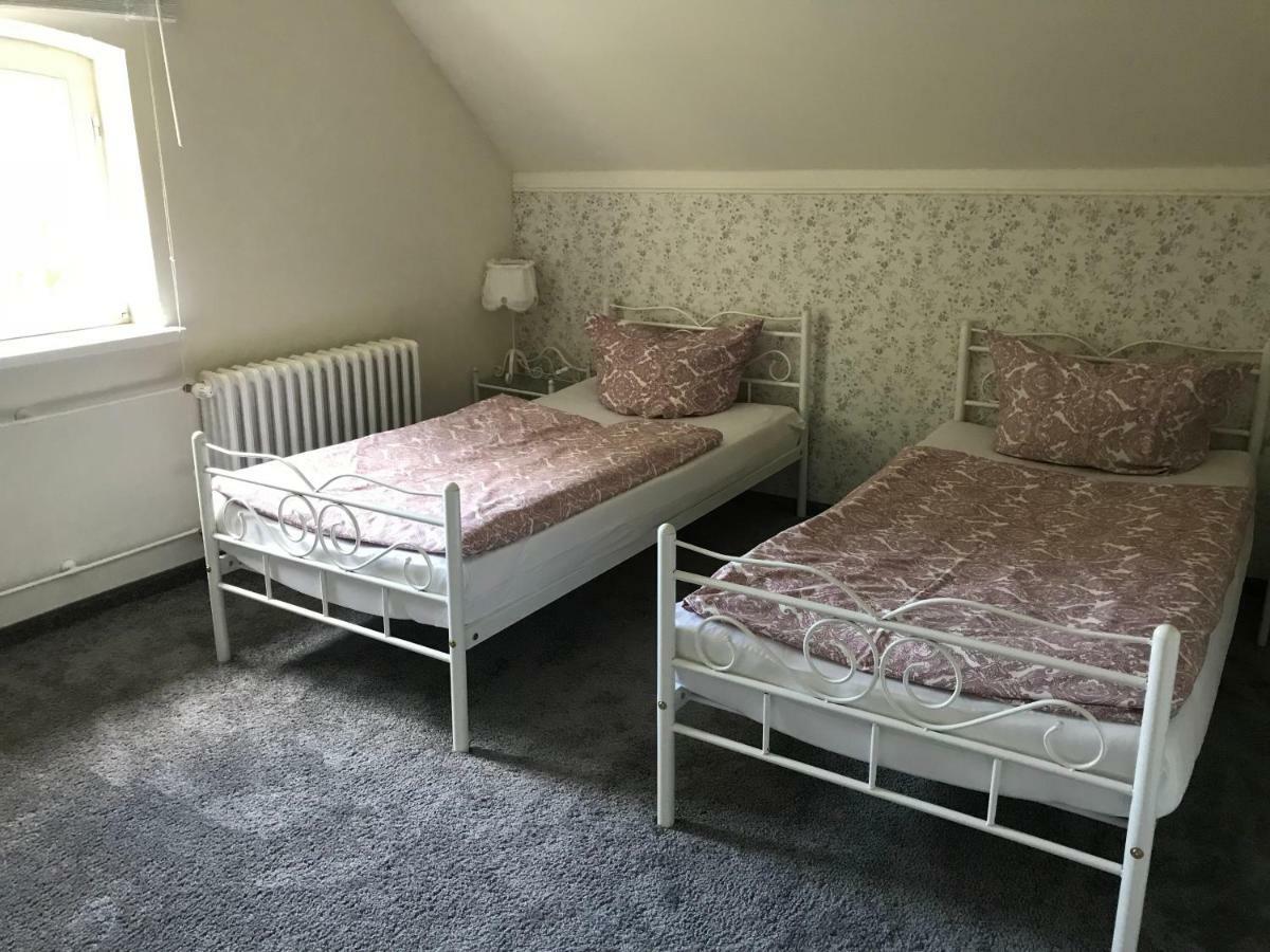 Exklusive Ferienwohnungen Im Gutshaus Viezen Bernitt Bagian luar foto