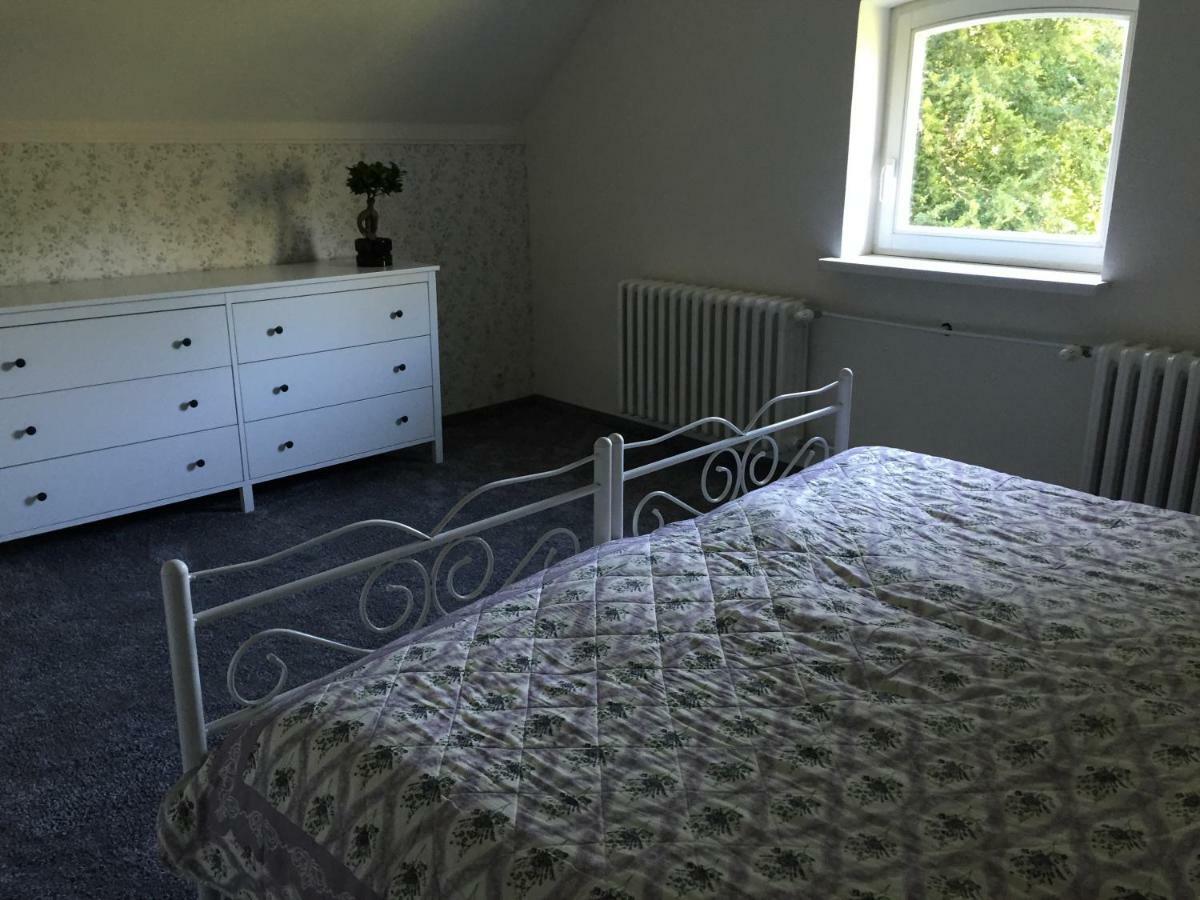 Exklusive Ferienwohnungen Im Gutshaus Viezen Bernitt Bagian luar foto